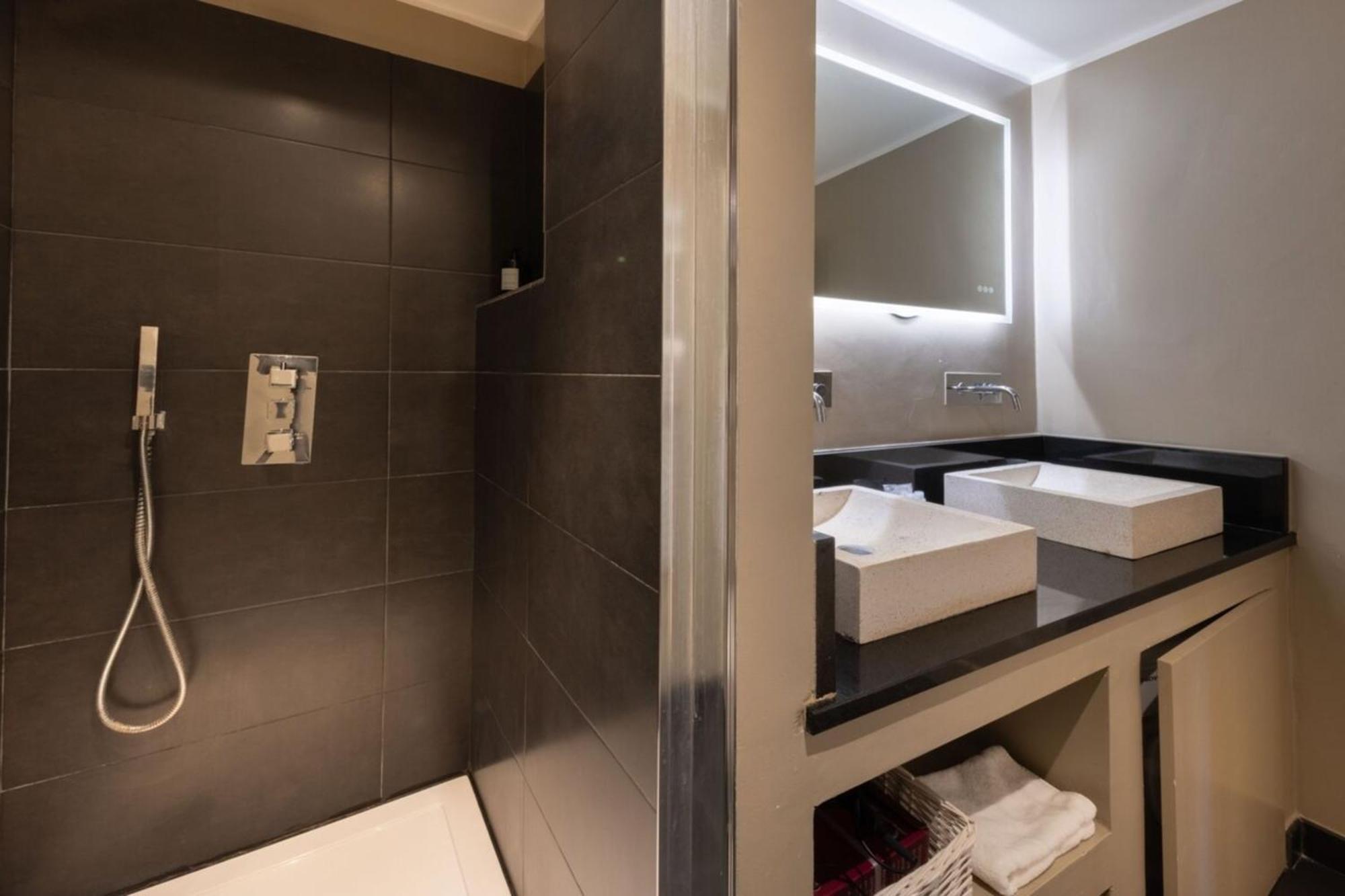 Bel appartement au cœur du vieux Nice Extérieur photo