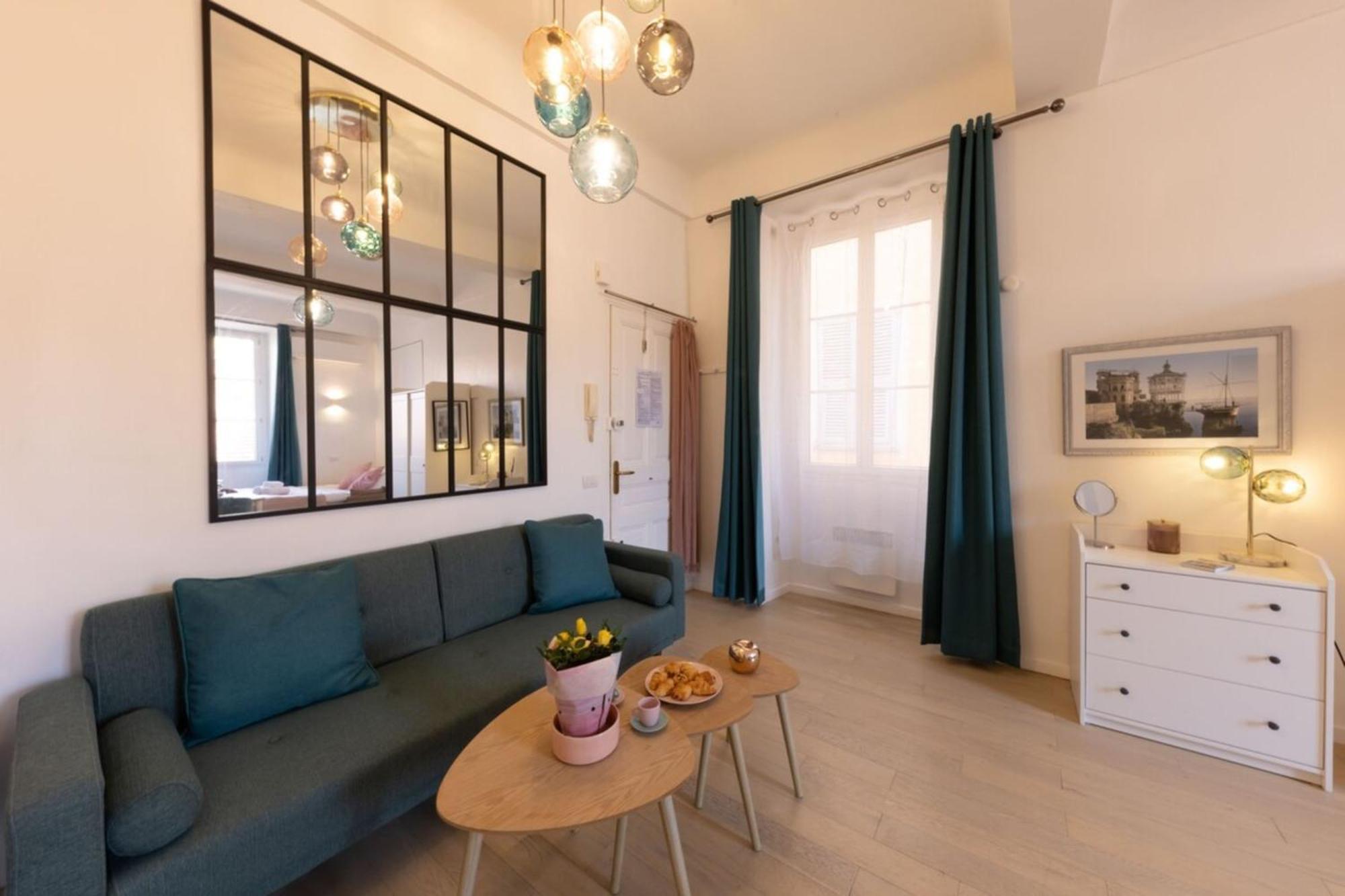 Bel appartement au cœur du vieux Nice Extérieur photo